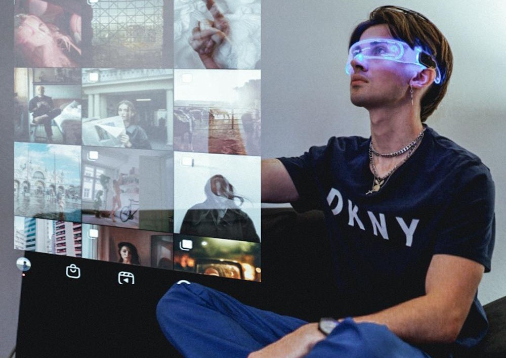 user experiencing hologram